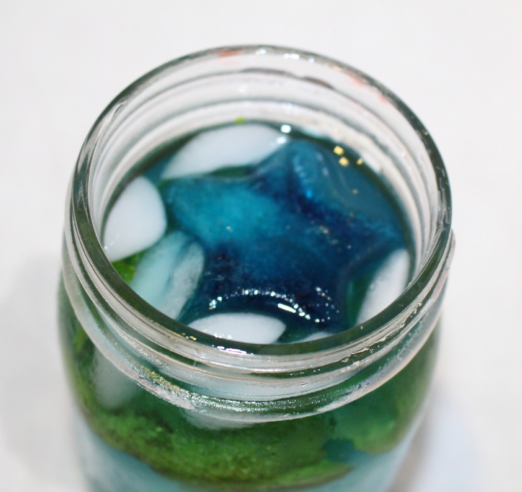 Fourth of July Mojito with Melted Star Ice.jpg